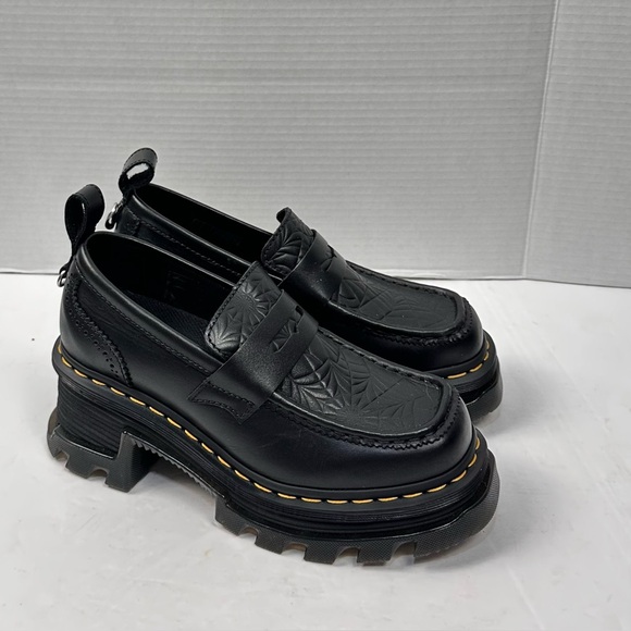 Dr. Martens Corran Wednesday Heeled Loafer Sz 7 - Picture 1 of 7